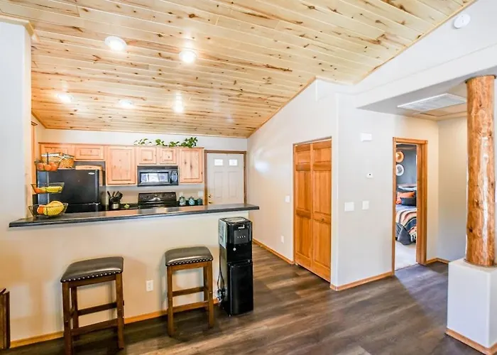 Rodeo In The Pines, 5 Minutes Away Restaurants, And Lakes And Hiking *